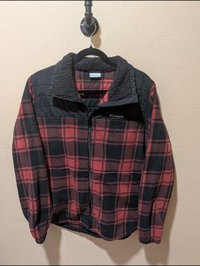 EUC woman's Columbia Fleece Jacket W/Sherpa Neck Pockets Red & Black Plaid Large
